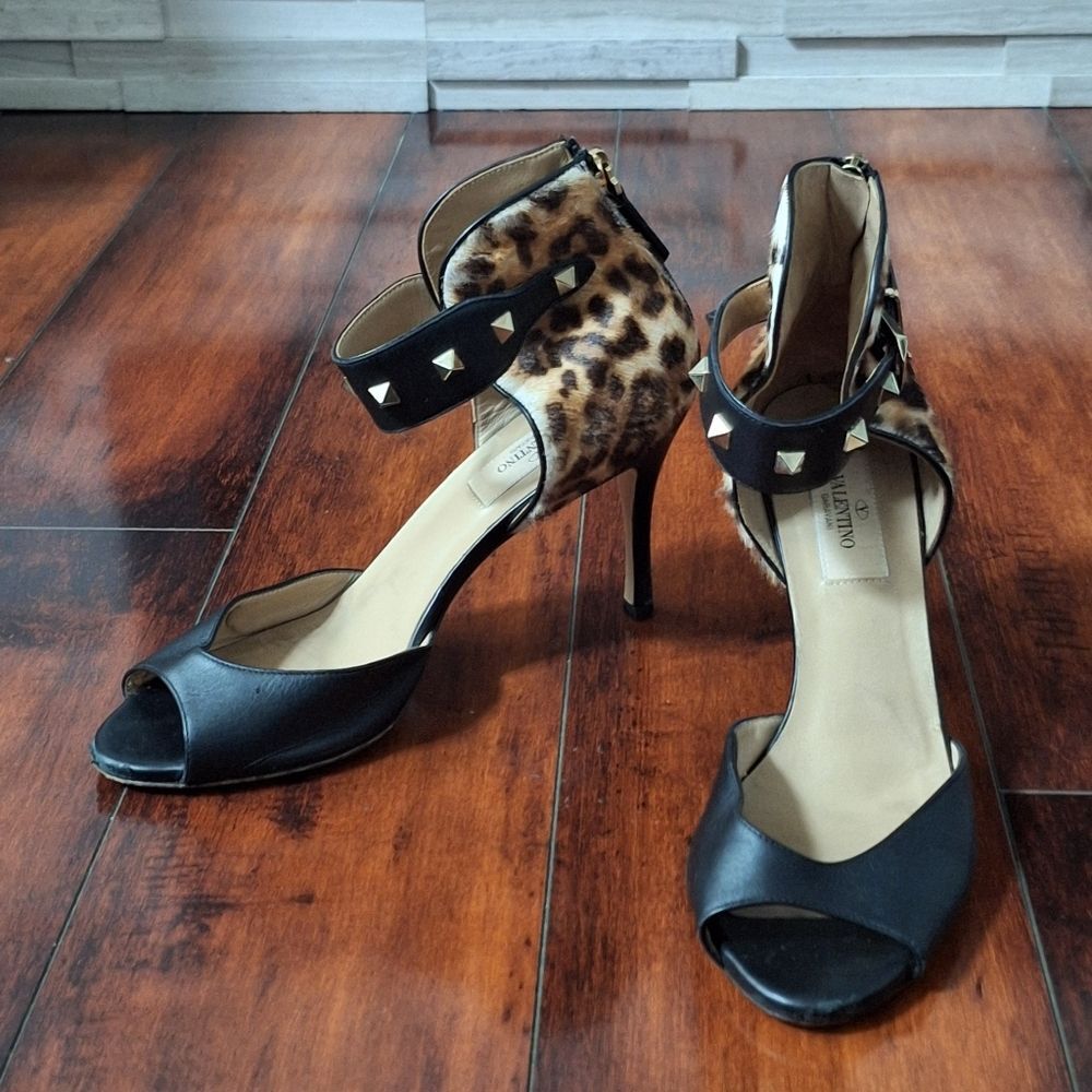 Valentino rockstud sandal with animal print detail Size EU 37 US 7